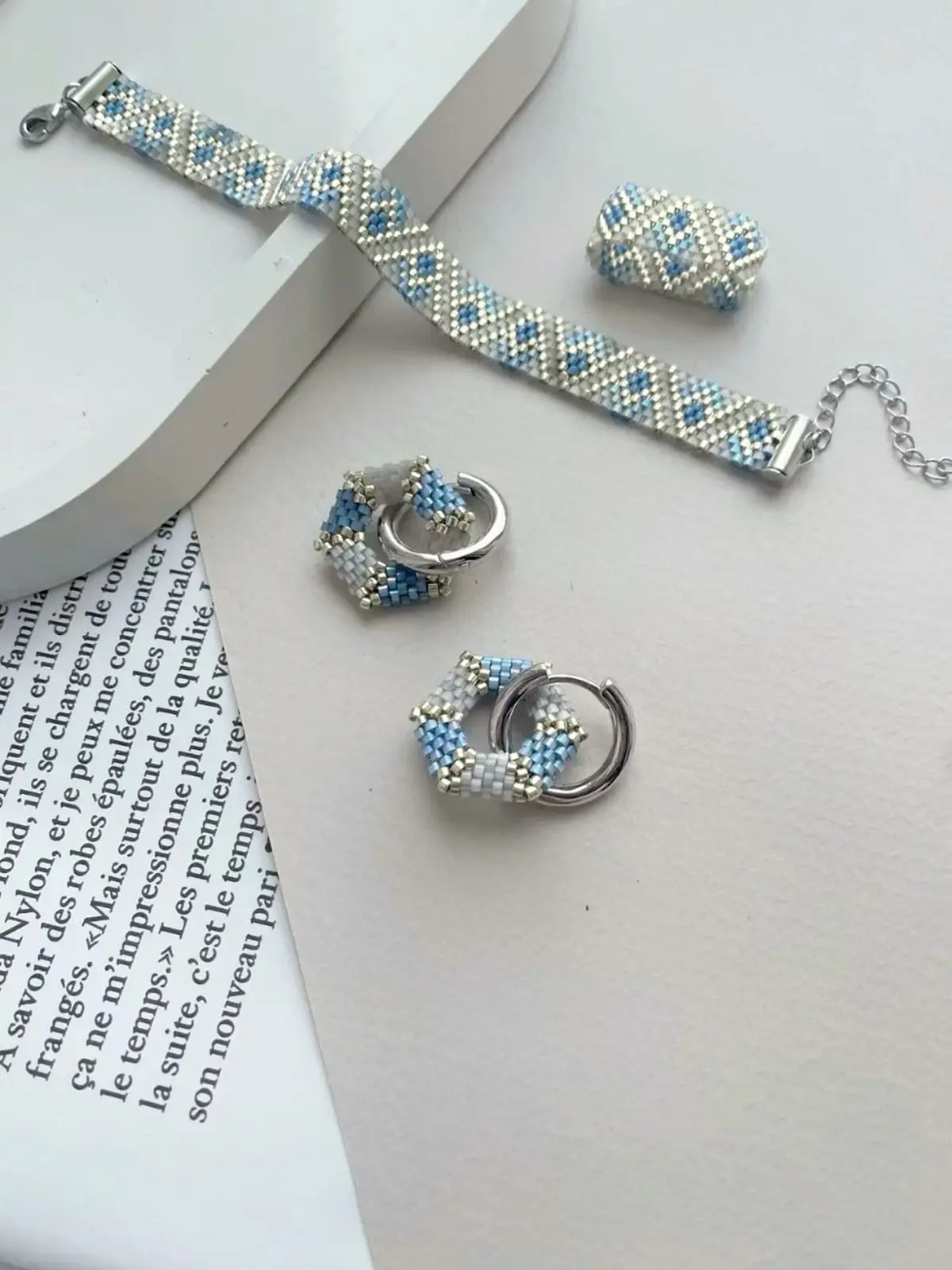 Gümüş Detaylı Buz Mavisi Geometrik Set